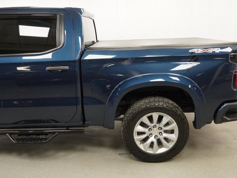 Used 2020 Chevrolet Silverado 1500 Custom w/ Custom Value Package image 17