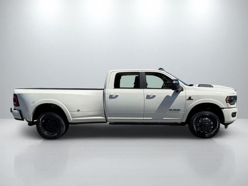 Used 2024 RAM 3500 Limited w/ Night Edition AWD/4WD image 8