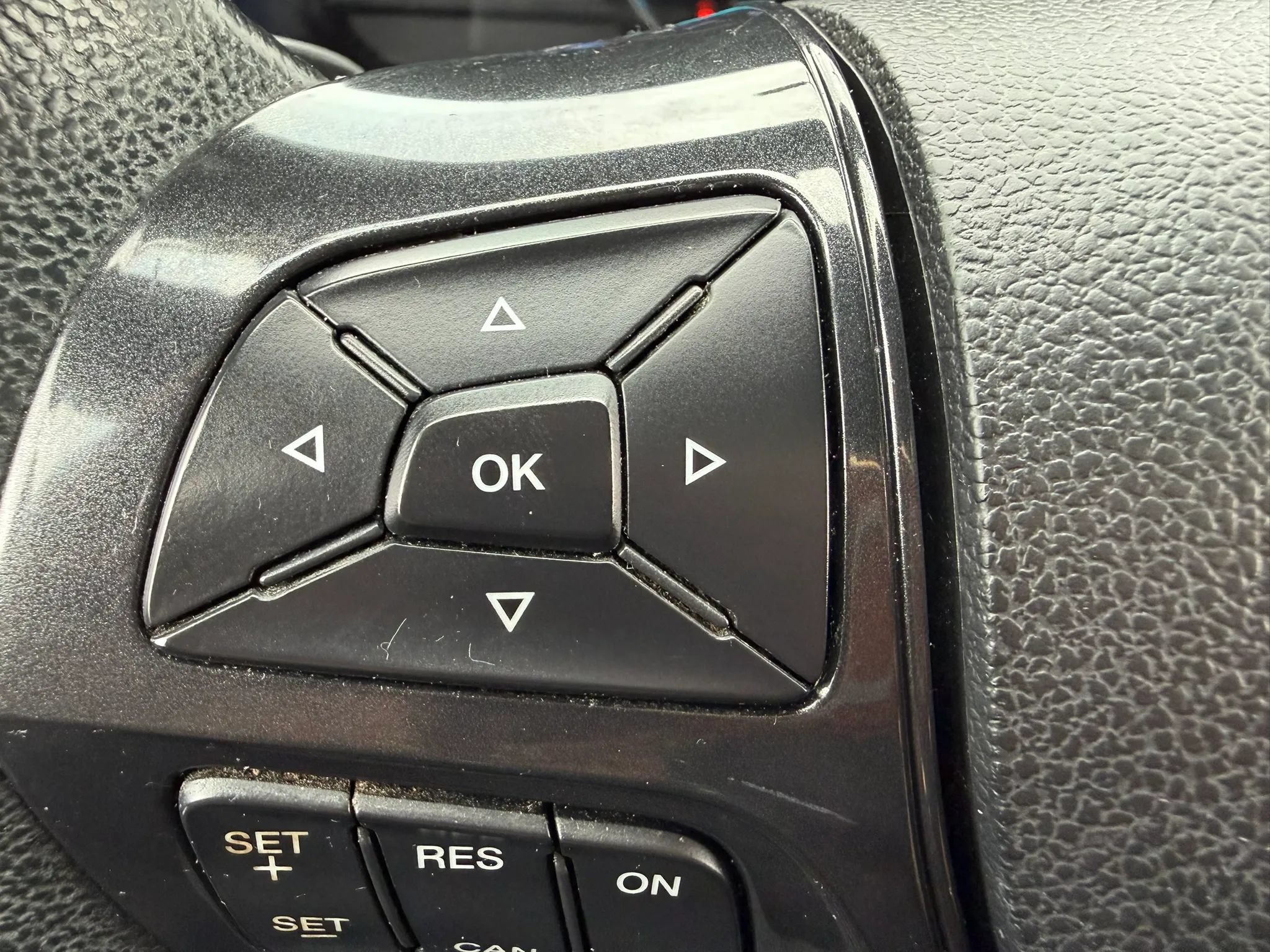 Used 2017 Ford Explorer XLT w/ Equipment Group 202A AWD/4WD image 12