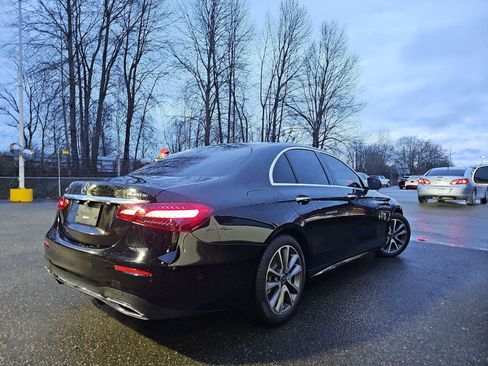 Used 2021 Mercedes-Benz E 450 4MATIC Sedan w/ Premium Package image 7