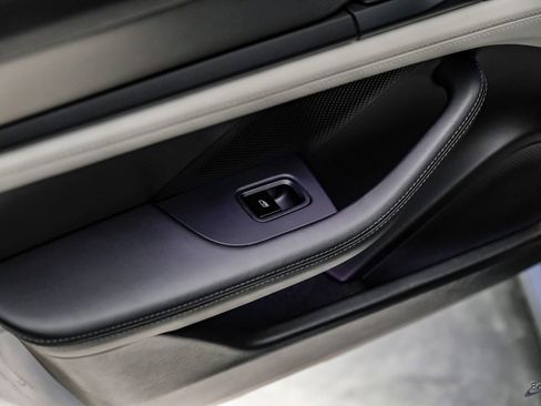 Used 2020 Porsche Taycan Turbo image 79