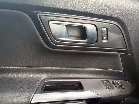 Used 2019 Ford Mustang GT image 4