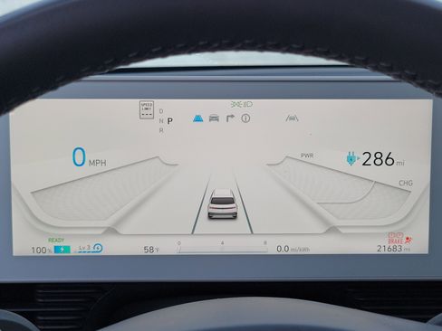 Certified 2024 Hyundai Ioniq 5 SE image 12