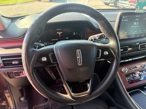 Used 2022 Lincoln Aviator Reserve w/ Equipment Group 201A AWD/4WD image 16