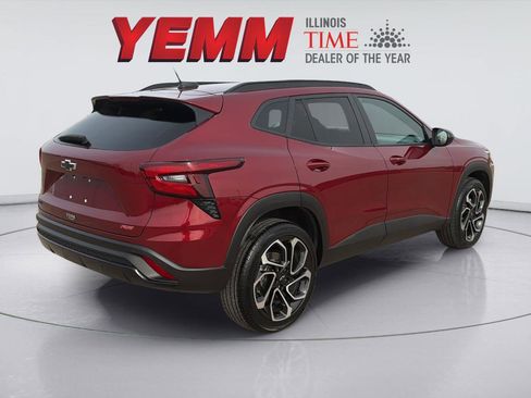 Used 2025 Chevrolet Trax RS w/ Driver Confidence Package image 8