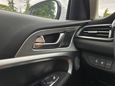 New 2026 Genesis G70 2.5T Prestige image 32