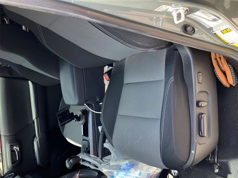 Used 2023 Toyota Tacoma TRD Sport w/ Technology Package RWD image 5