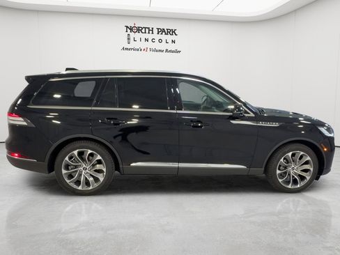 New 2026 Lincoln Aviator 2WD image 2