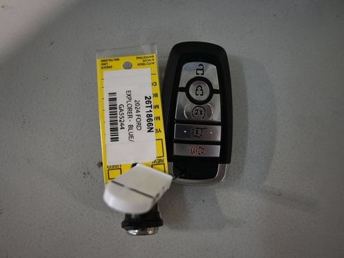 Used 2024 Ford Explorer XLT w/ Equipment Group 202A AWD/4WD image 11