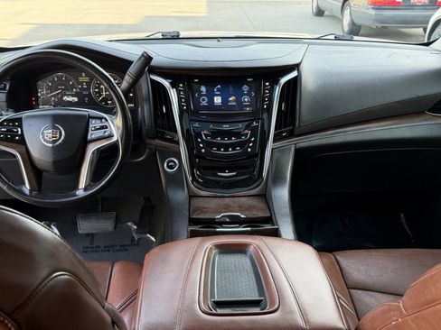 Used 2015 Cadillac Escalade ESV Premium AWD/4WD image 25