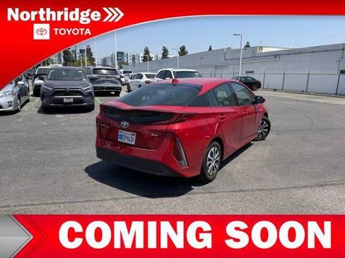 Used 2020 Toyota Prius Prime XLE FWD image 4