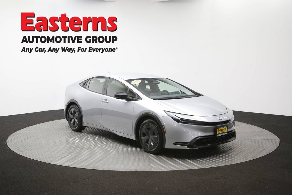 Used 2025 Toyota Prius LE FWD image 49
