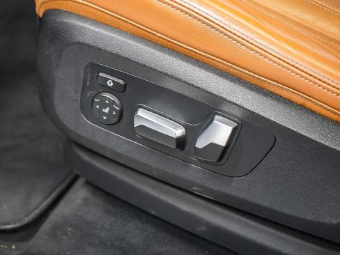 Used 2019 BMW X5 xDrive40i w/ M Sport Package image 23