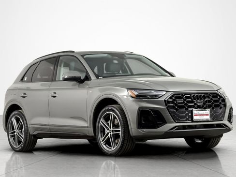 Used 2023 Audi Q5 e Premium Plus w/ Premium Plus Package image 7