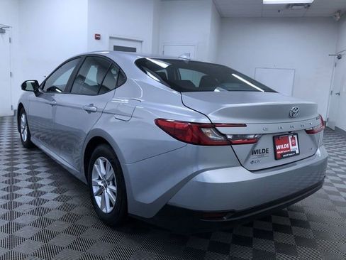 Used 2025 Toyota Camry LE image 13