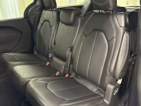 New 2026 Chrysler Pacifica Select image 20