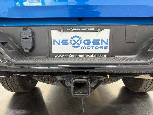 Used 2024 Chevrolet Colorado Trail Boss w/ Advanced Trailering Package image 44