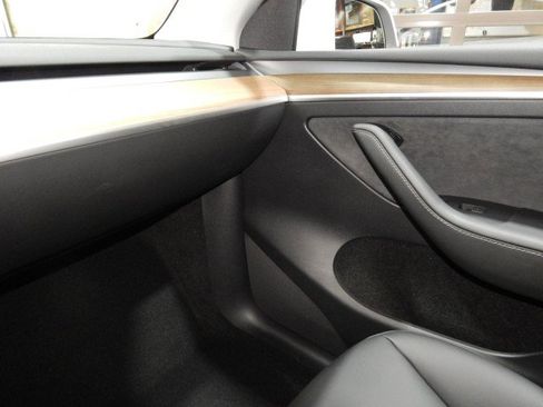 Used 2023 Tesla Model Y Long Range image 20