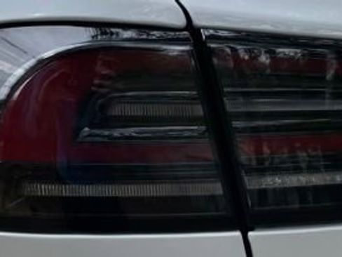 Used 2023 Tesla Model S image 8