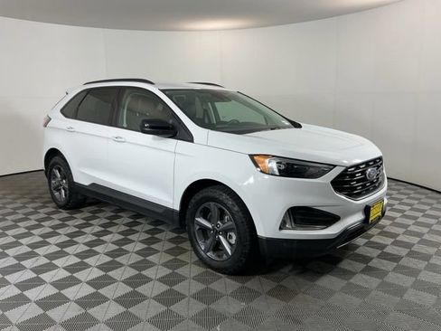 Used 2024 Ford Edge SEL w/ Sport Appearance Package AWD/4WD image 3