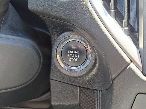 Used 2022 Subaru Forester Premium AWD/4WD image 30