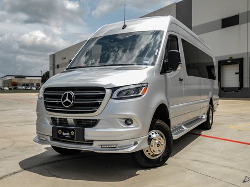 Used 2023 Mercedes-Benz Sprinter 3500 image 6