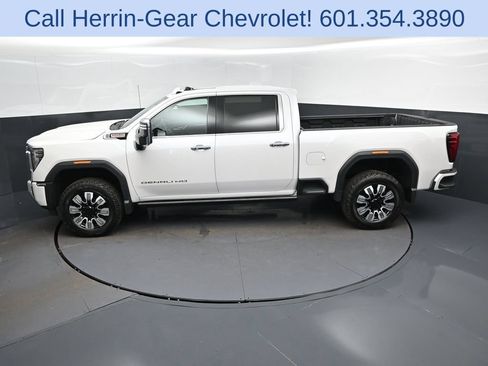 Used 2024 GMC Sierra 2500 Denali w/ Denali Reserve Package AWD/4WD image 34