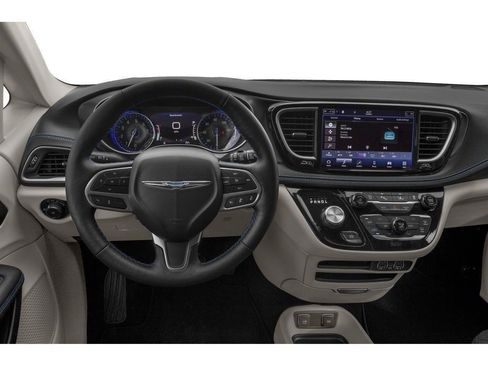 Used 2021 Chrysler Pacifica Touring-L w/ Uconnect Theater Family Group AWD/4WD image 90