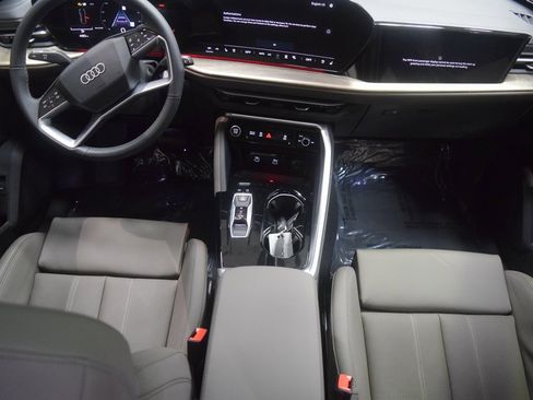 New 2025 Audi Q5 Prestige image 8