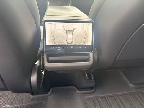 Used 2026 Tesla Model Y 2WD image 14