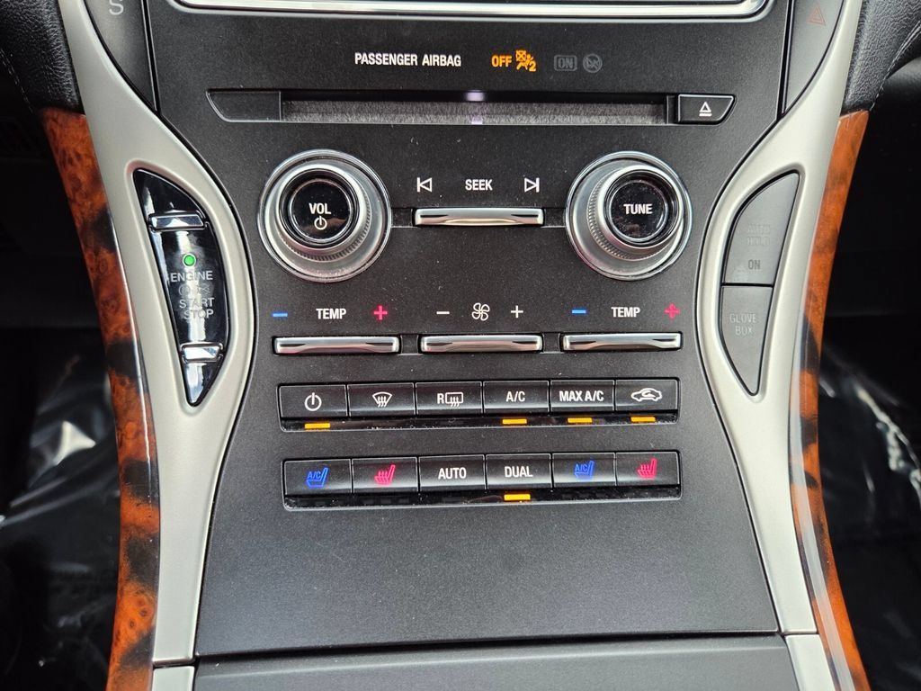 Used 2018 Lincoln MKX Reserve w/ Driver Assistance Package FWD image 28