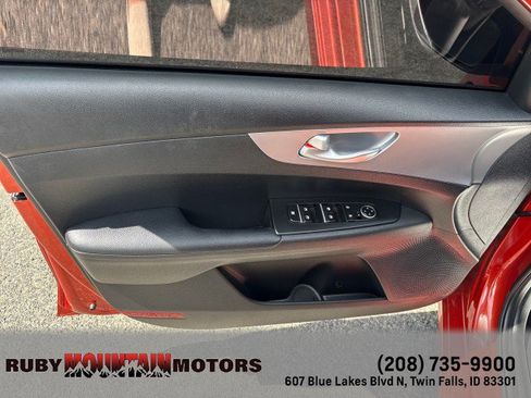 Used 2023 Kia Forte LXS FWD image 10