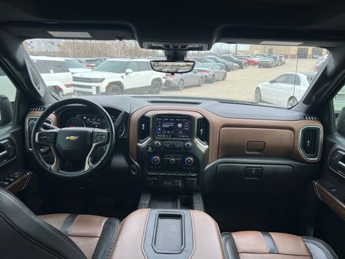 Used 2020 Chevrolet Silverado 1500 High Country w/ Technology Package image 19