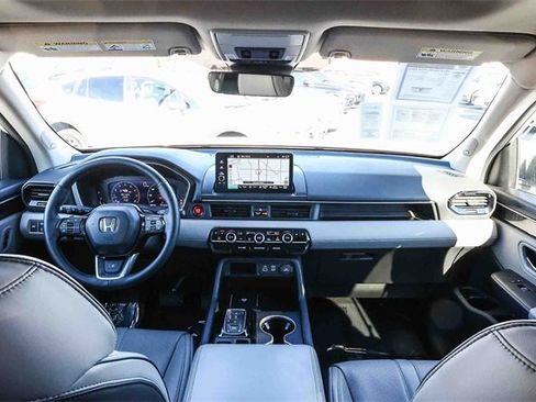 Used 2023 Honda Pilot Elite image 13