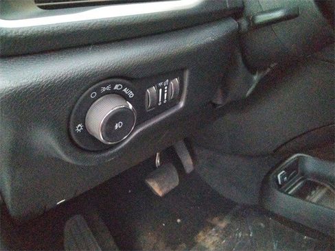 New 2026 Chrysler Pacifica Select image 27