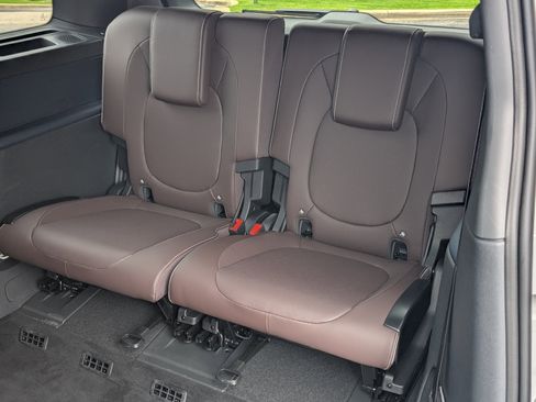 Used 2025 Volkswagen ID. Buzz Pro S Plus RWD image 18