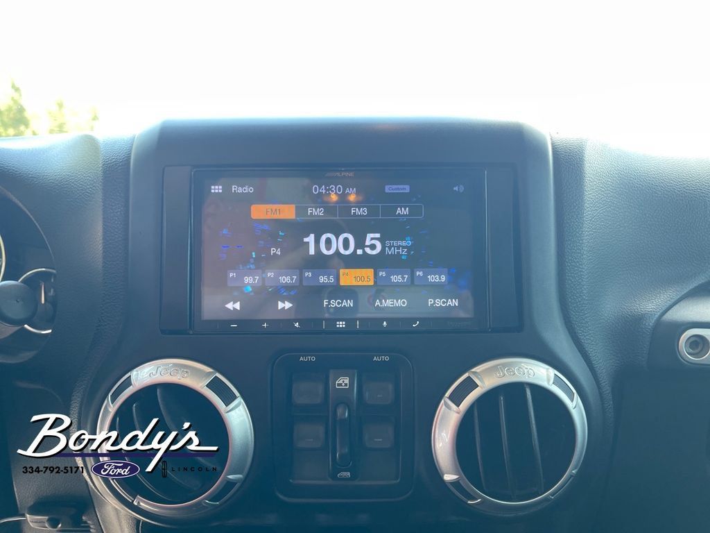 Used 2013 Jeep Wrangler Unlimited Sport AWD/4WD image 5