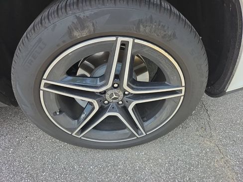Used 2025 Mercedes-Benz GLS 450 4MATIC image 6