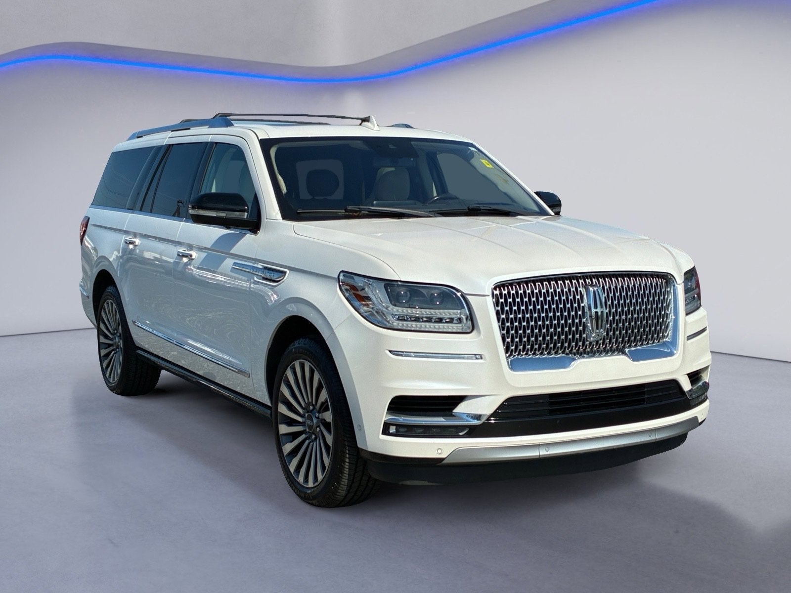Used 2019 Lincoln Navigator L Reserve w/ Cargo Package AWD/4WD image 5