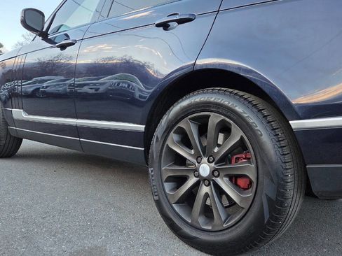 Used 2017 Land Rover Range Rover HSE image 9