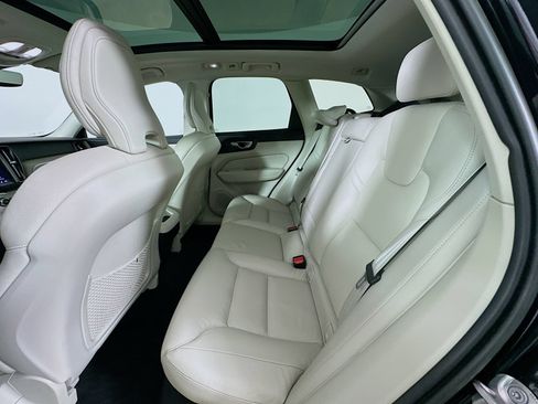 Used 2023 Volvo XC60 B5 Plus w/ Climate Package AWD/4WD image 36