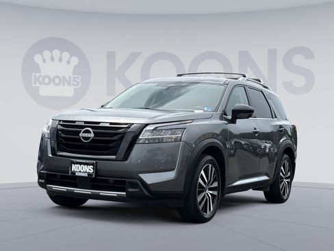 Used 2024 Nissan Pathfinder Platinum w/ Cargo Package AWD/4WD image 1