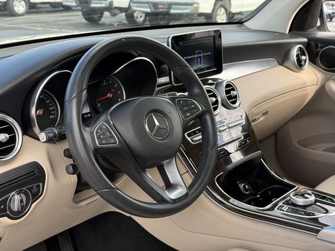 Used 2018 Mercedes-Benz GLC 300 w/ Premium Package image 13