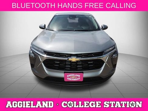 Used 2026 Chevrolet Trax LS w/ LS Convenience Package FWD image 9