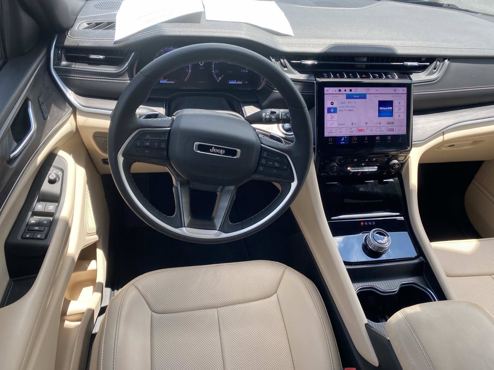 Used 2024 Jeep Grand Cherokee Limited w/ Luxury Tech Group II RWD image 19
