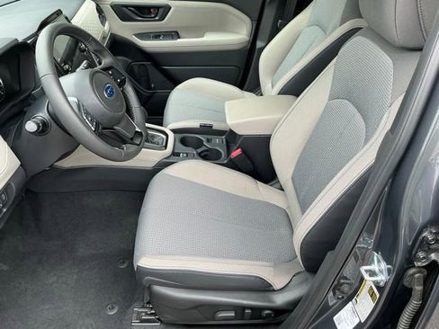 Used 2025 Subaru Forester Premium AWD/4WD image 12
