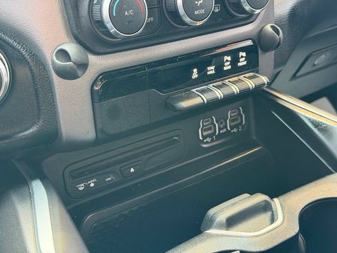 Used 2019 RAM 1500 Big Horn AWD/4WD image 23