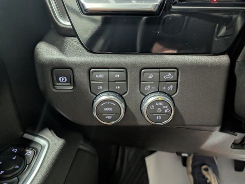 Used 2026 GMC Sierra 3500 SLE w/ SLE Value Package AWD/4WD image 23