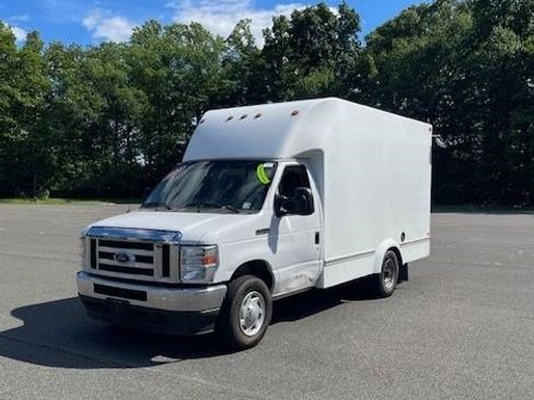 Used 2022 Ford E-350 and Econoline 350 Super Duty w/ Power Windows & Locks Group RWD image 1