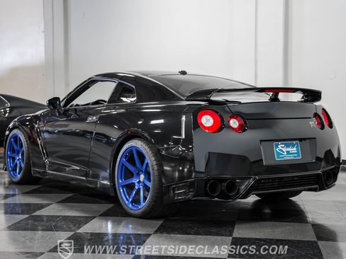 Used 2013 Nissan GT-R Premium image 9